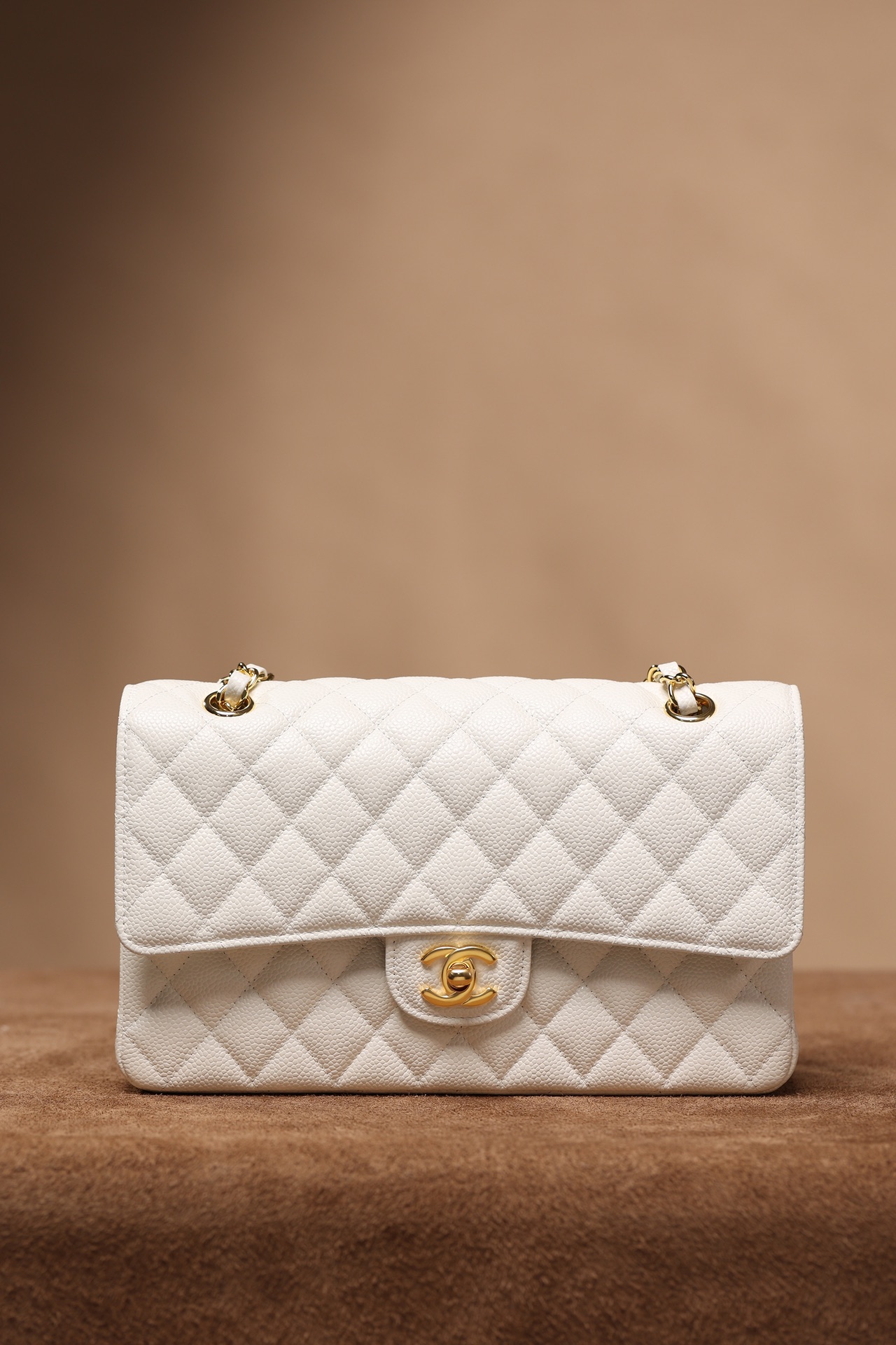 Chanel Elegant White Caviar Leather Single Shoulder Bag