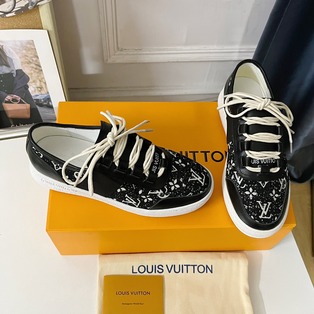 Louis Vuitton Versatile Laced Casual Shoes