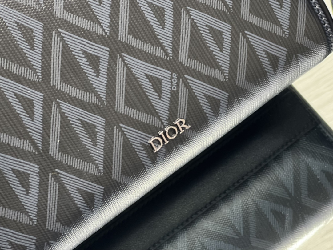 DIOR Lingot Toiletry Bag