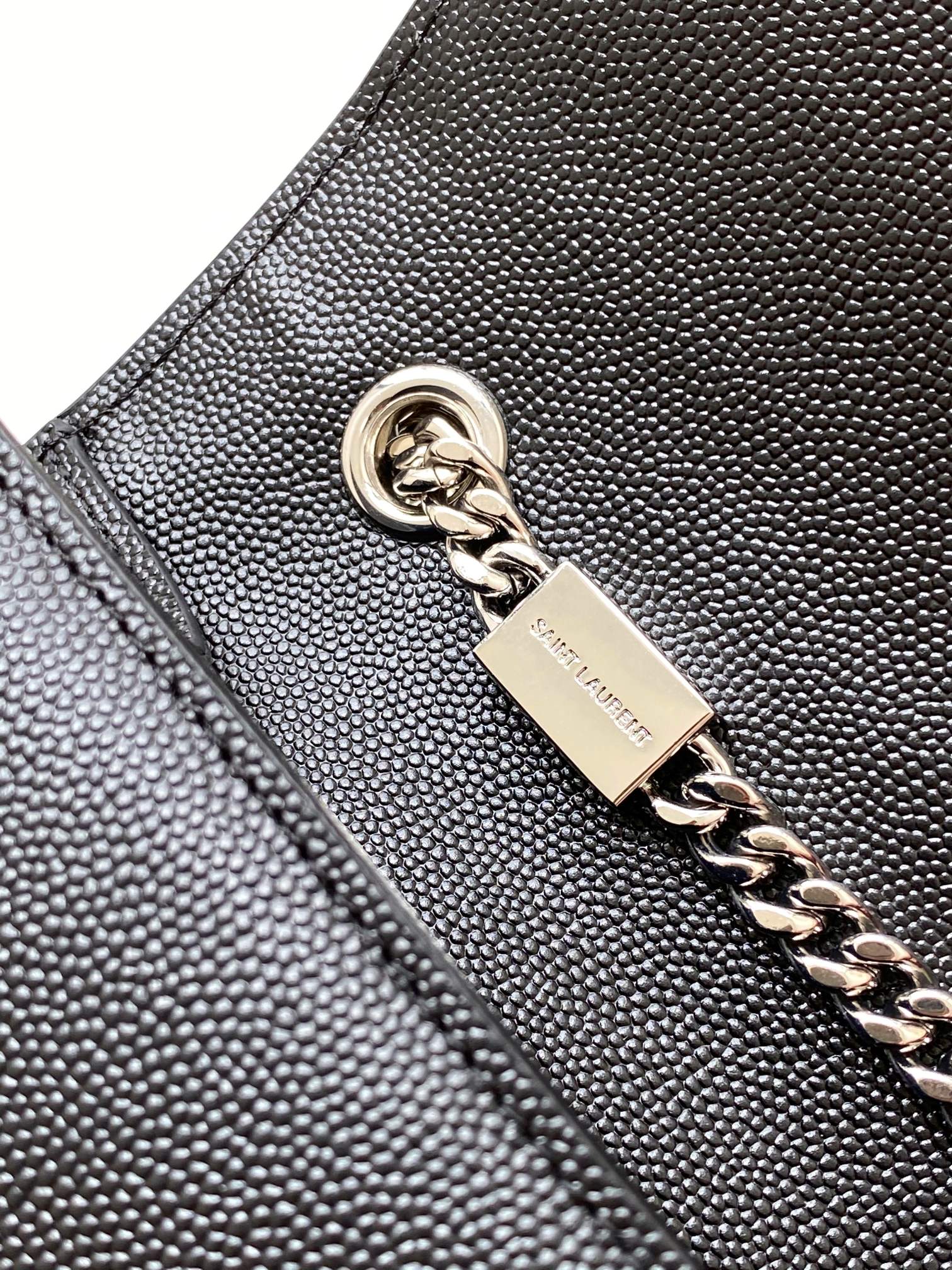 Saint Laurent Classic Chain Shoulder/Crossbody Bag for Women  in Black