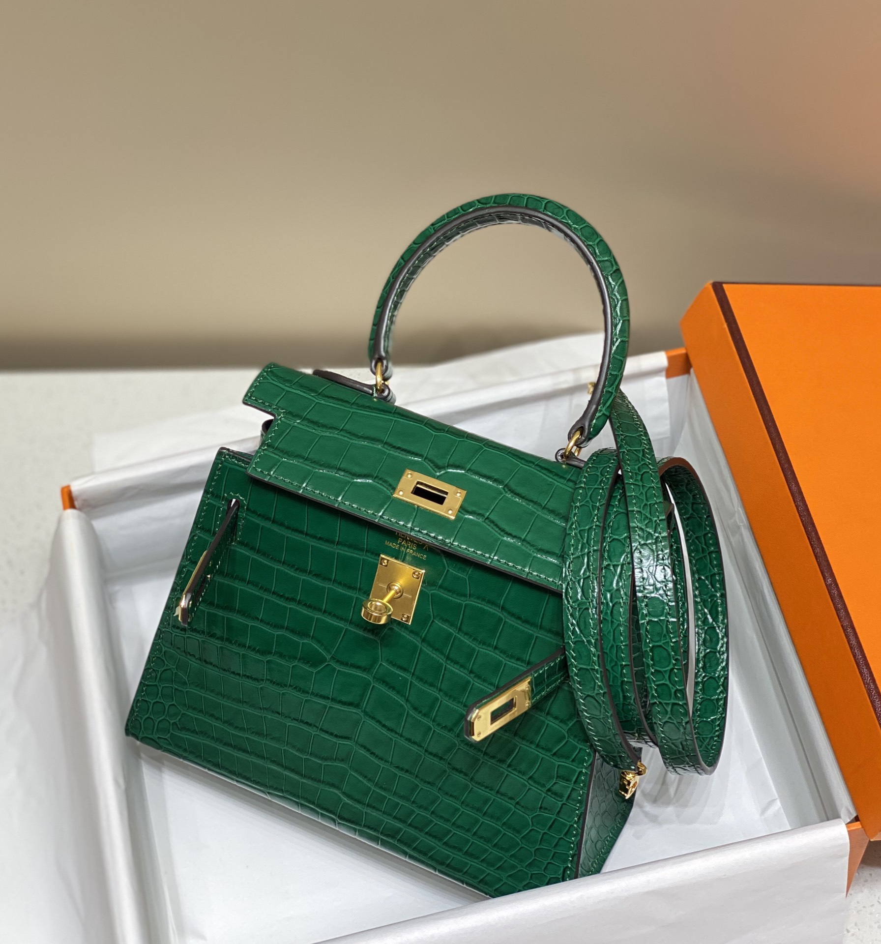Hermès Luxurious Leather Kelly Bag