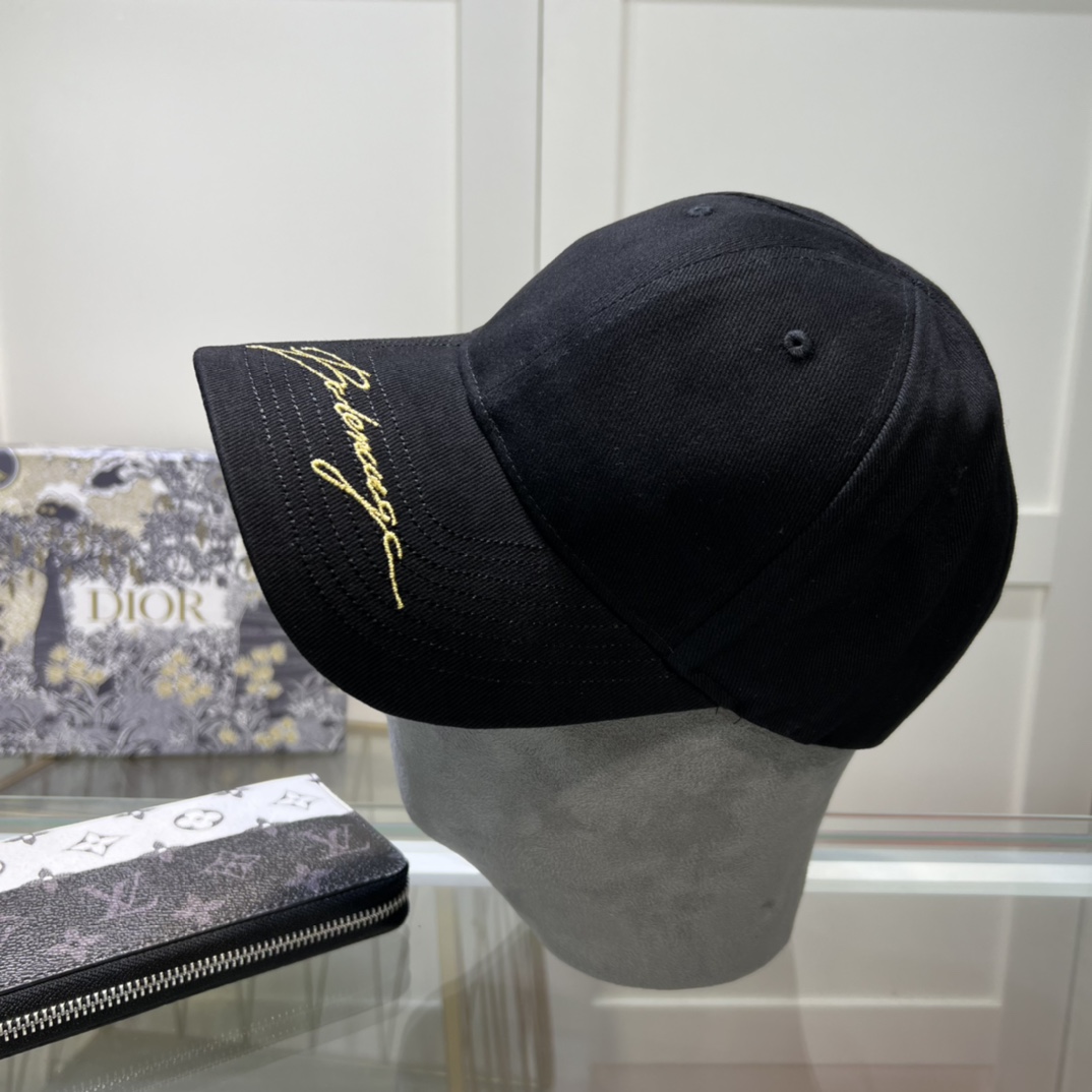 Balenciaga Cap