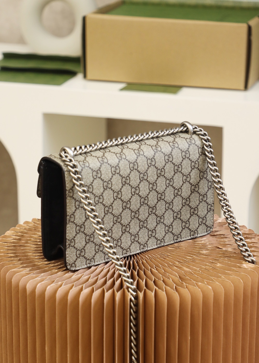 Gucci Classic Rich-Tone Cowhide Chain Crossbody/shoulder Bag