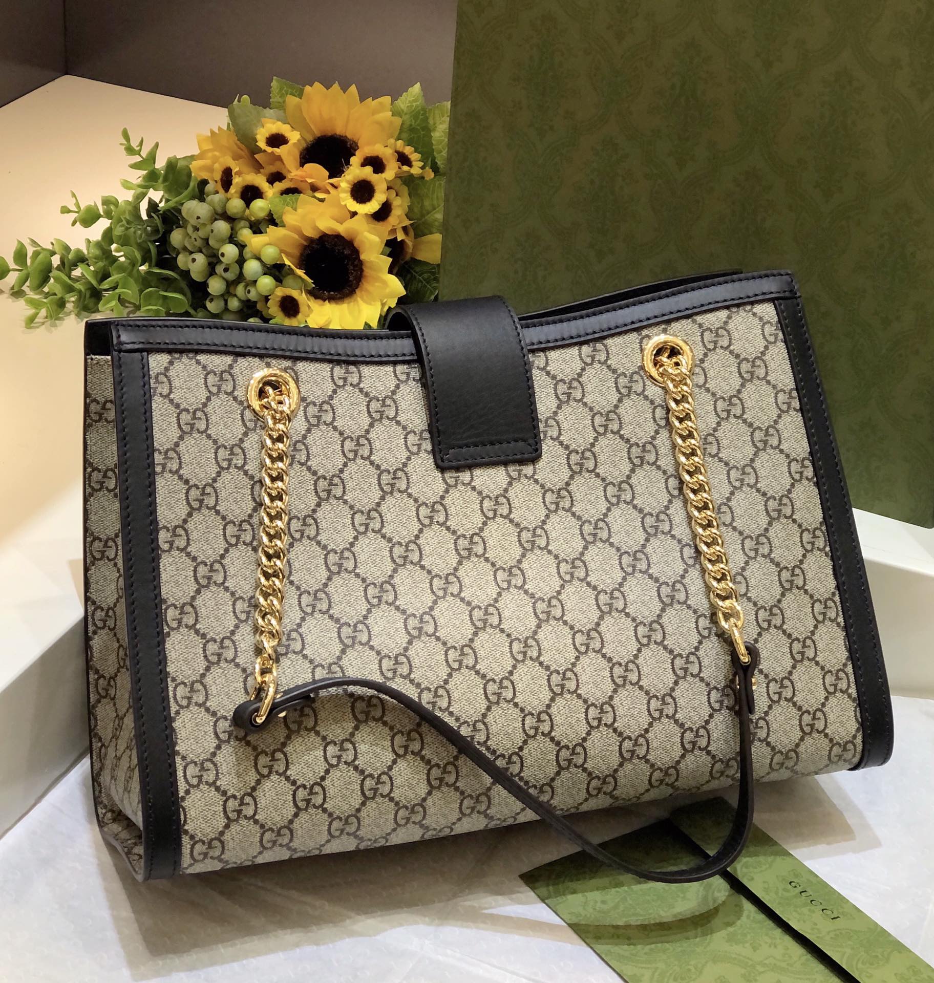 Gucci Classic Vintage-Inspired Leather Large Tote Bag