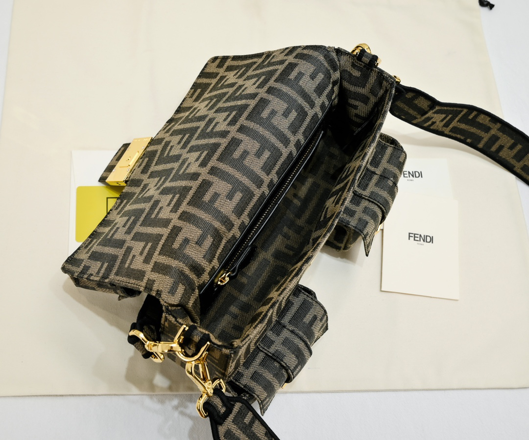Fendi Baguette Multi-Pocket Handbag