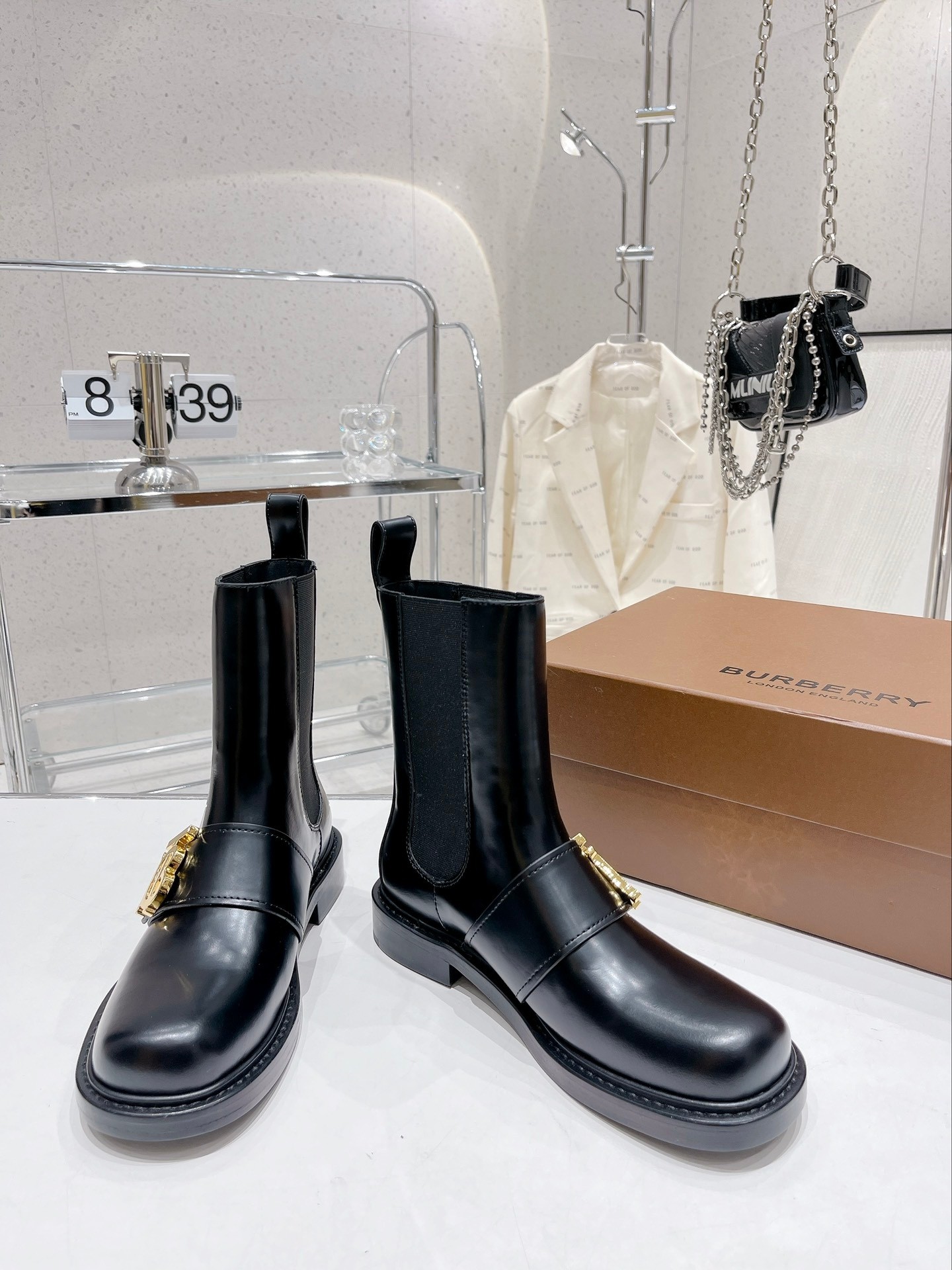 Burberry Chelsea Leather Short Boots