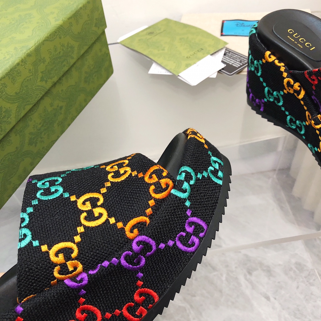 Gucci Thick-Soled Platform Slippers