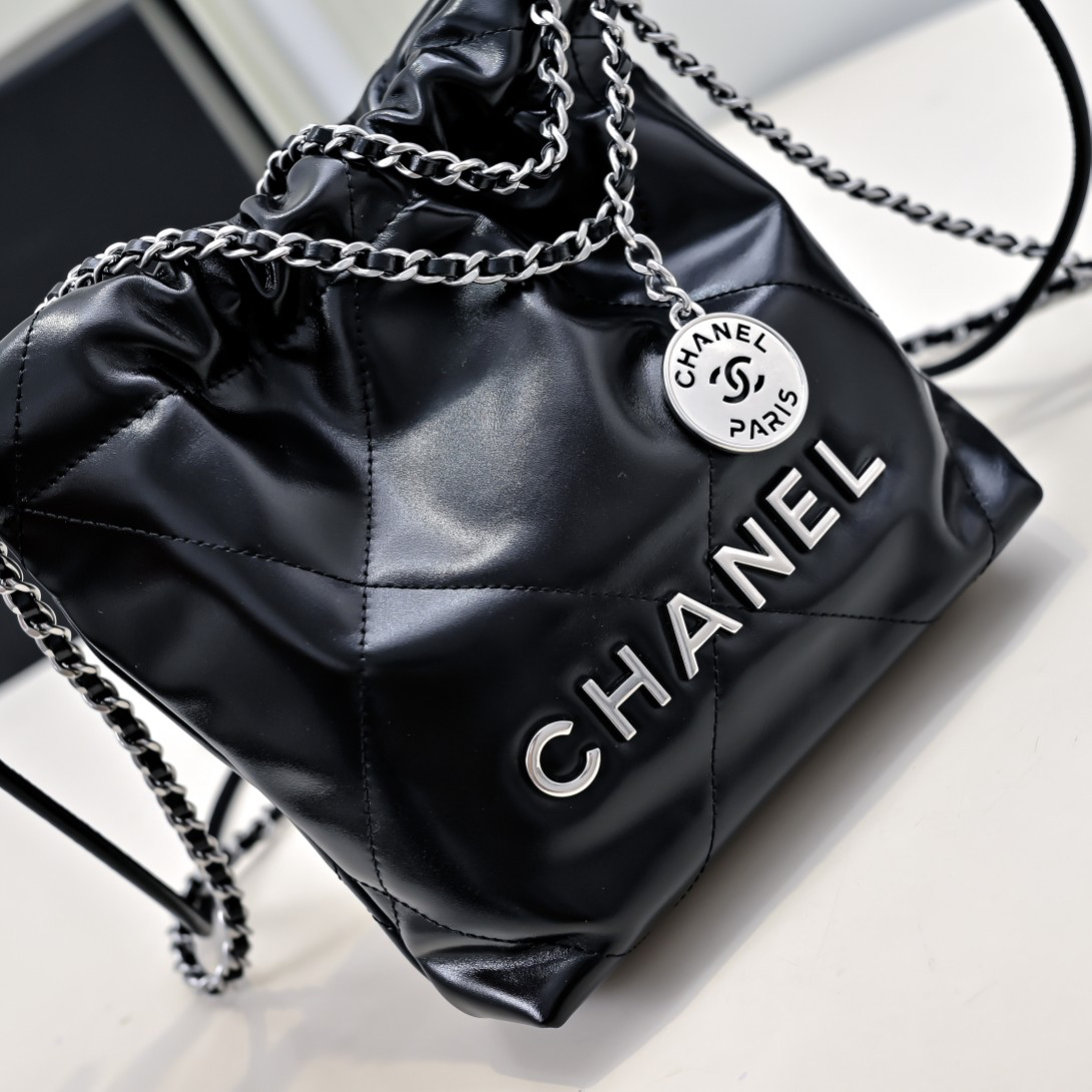 Chanel 22 Bag