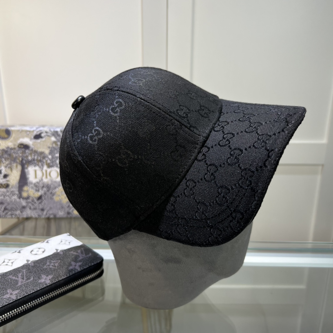 Gucci Classic Monogram Cap