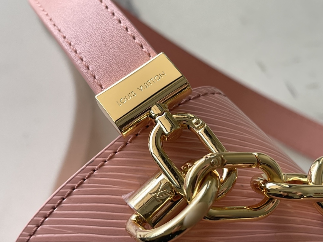 Louis Vuitton Stylish Versatile Leather Crossbody/Shoulder Bag