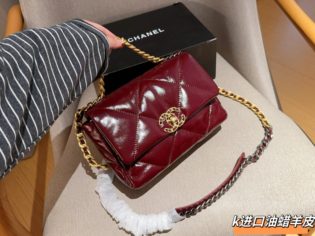 Chanel Oiled Wax Lambskin 19 Bag