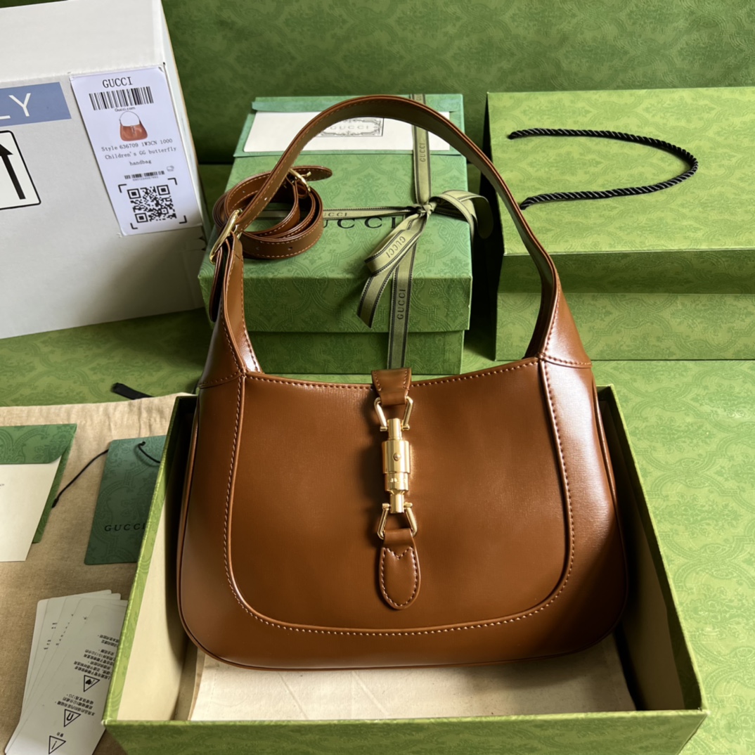 Gucci Classic Vintage Leather Underarm Handbag with Modern Touch