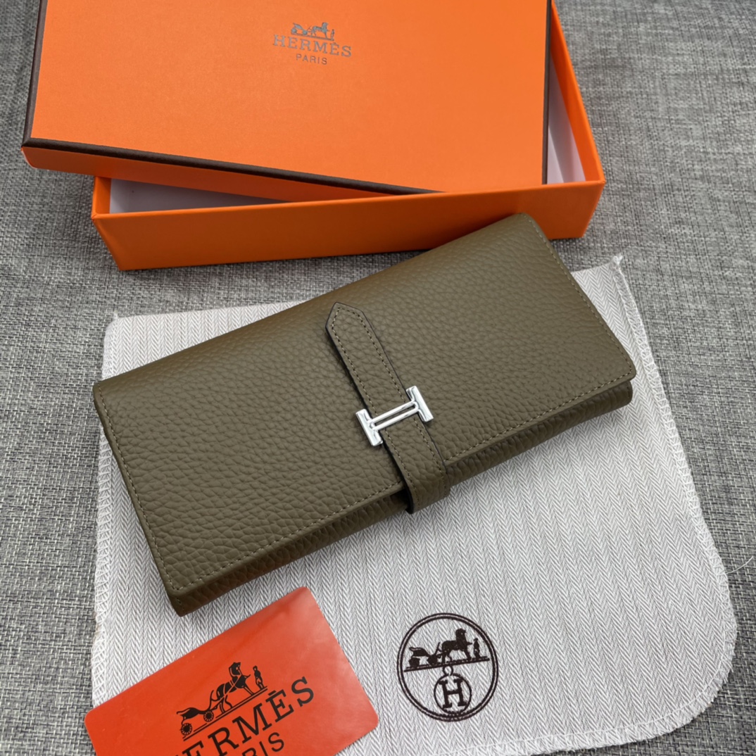 Hermès Bi-Fold Wallet
