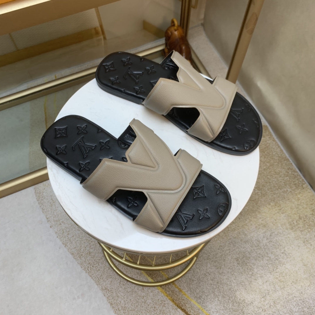 LV Fashionable Classic Versatile Leather Slippers