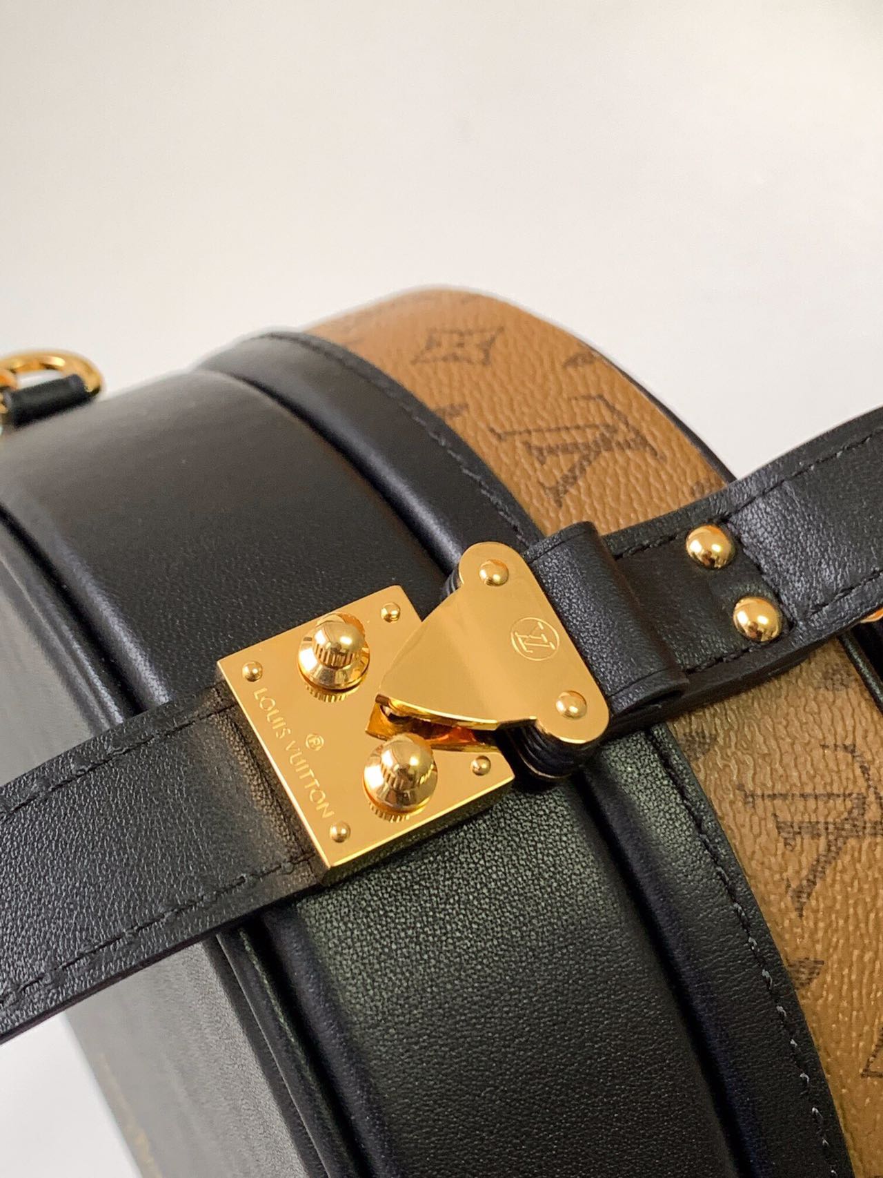 LV Classic Monogram Round Bag