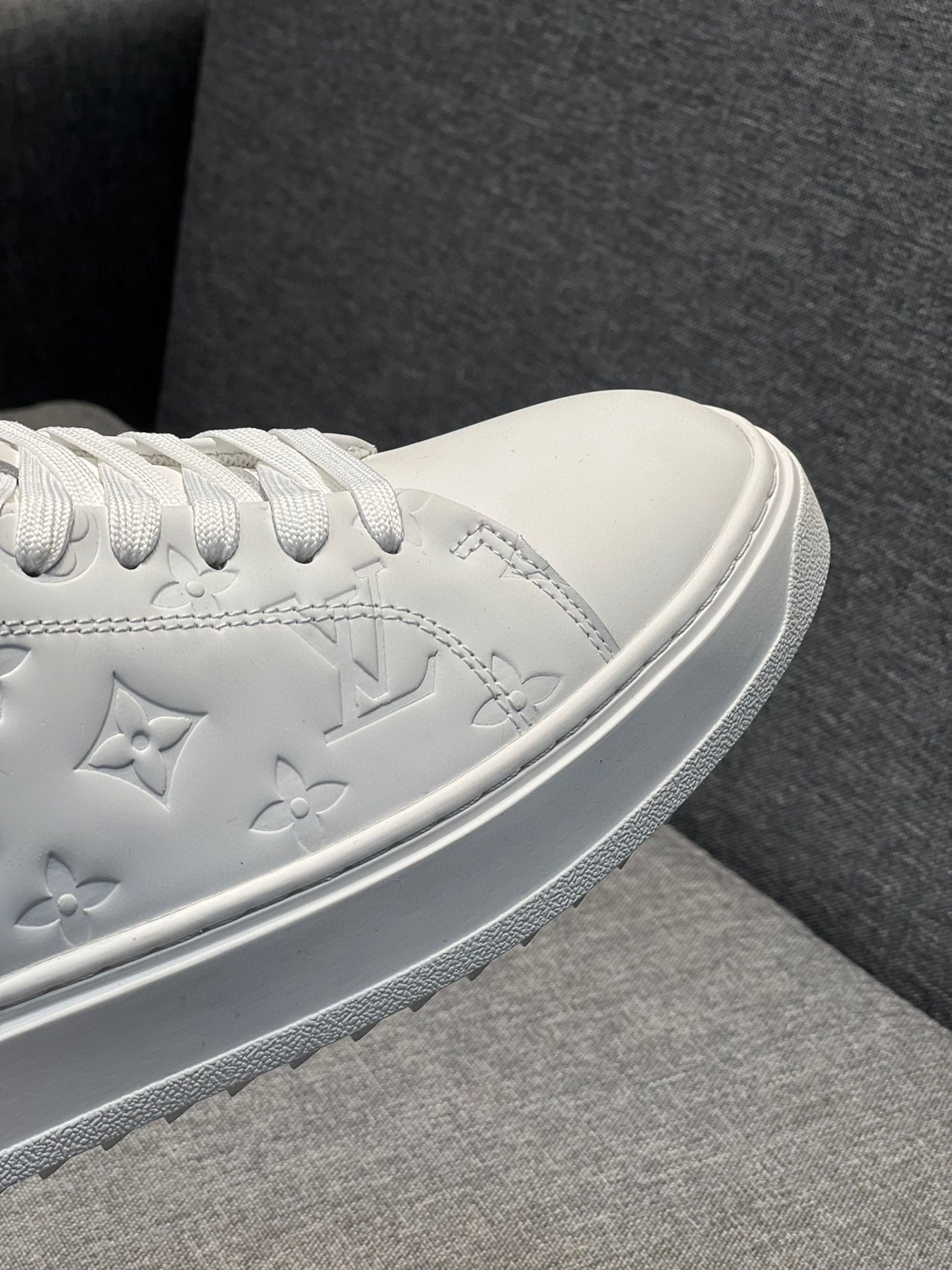 Louis Vuitton Fashionable Versatile Sneakers In White