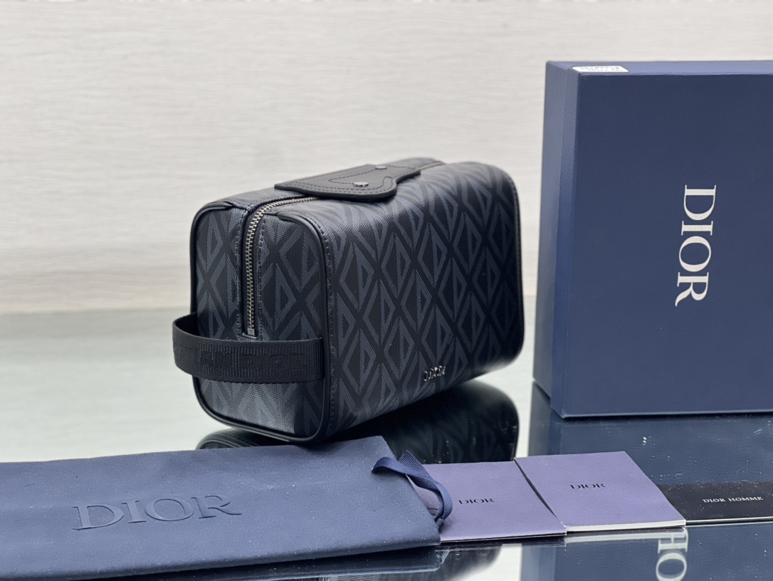 DIOR Lingot Toiletry Bag
