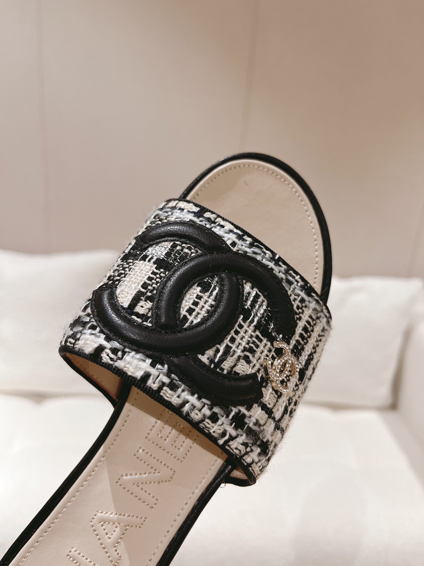 Chanel Original big brand luxury goods 1:1 high-end quality top qualityChanel explosive sandals