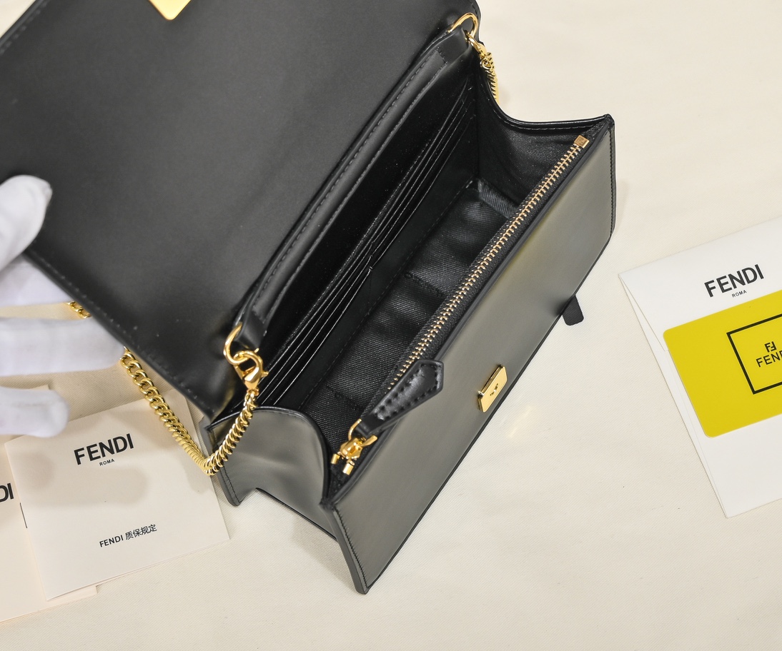 Fendi Chain Shoulder & Crossbody Bag