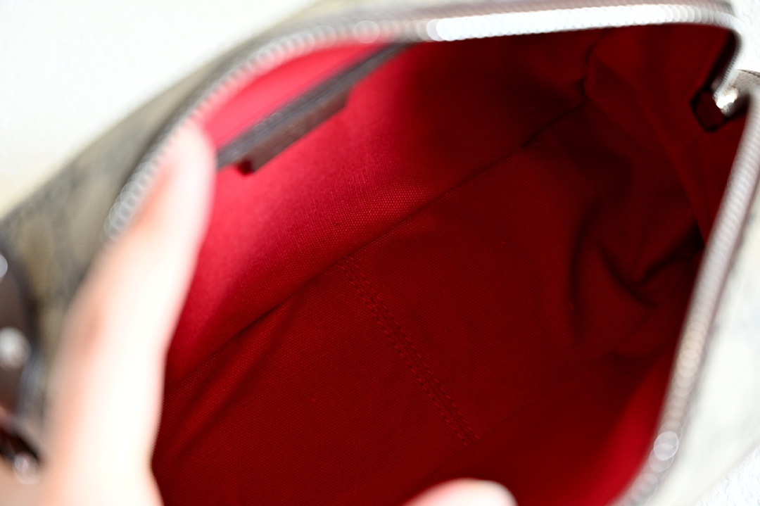 Gucci Vintage Wealthy Square Bag