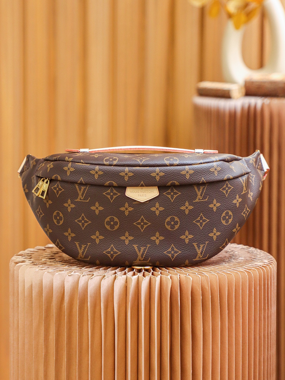 Louis Vuitton Classic Vintage-Inspired Pouch Bag