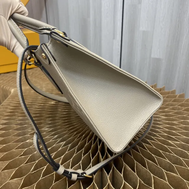 LV ONTHEGO BB Handbag