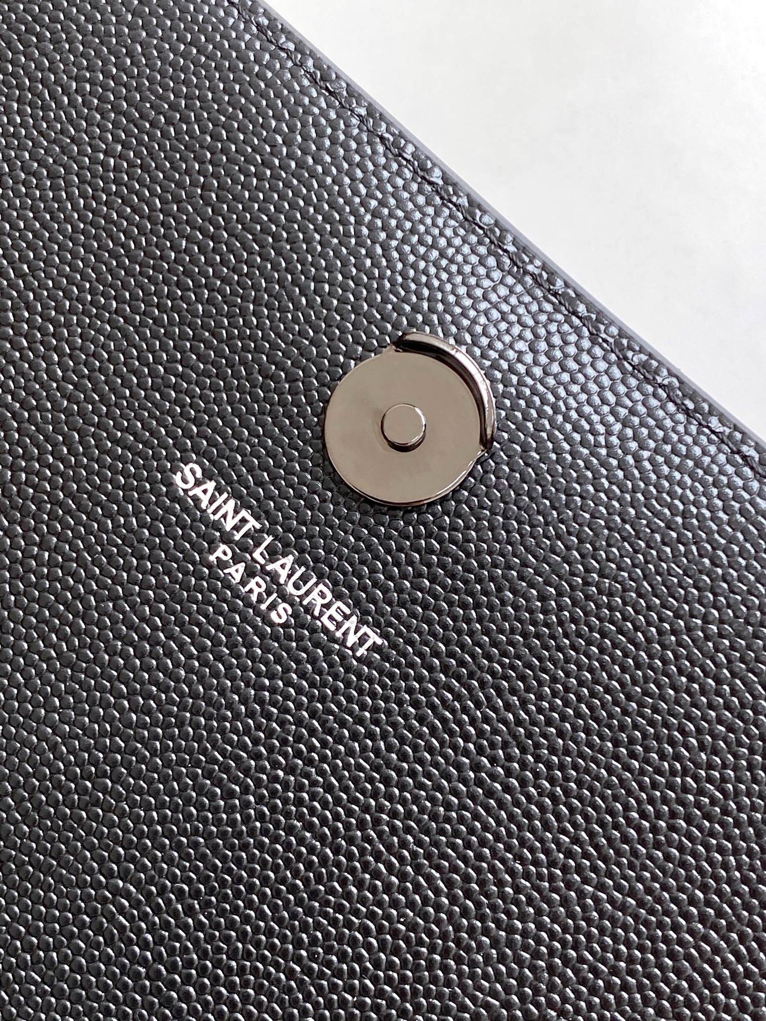 Saint Laurent Classic Chain Shoulder/Crossbody Bag for Women  in Black