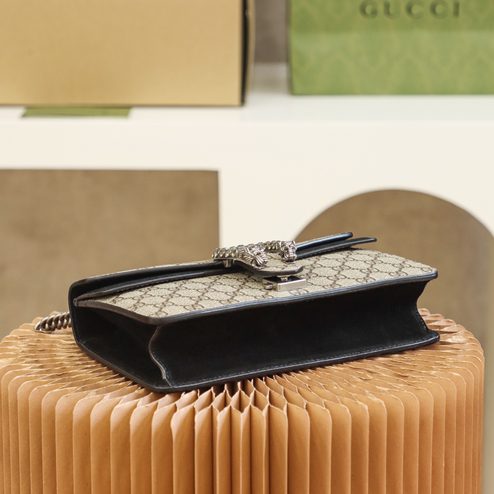 Gucci Classic Rich-Tone Cowhide Chain Crossbody/shoulder Bag