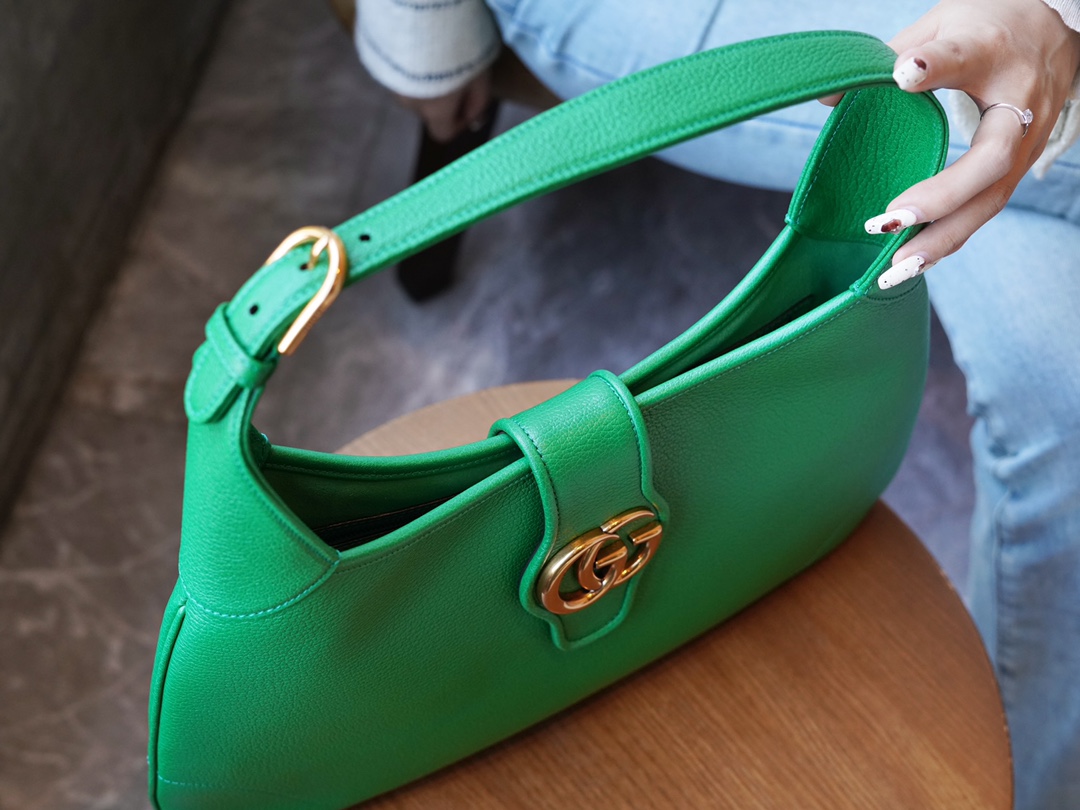 GUCCI Chip-Embedded Aphrodite Medium Handbag