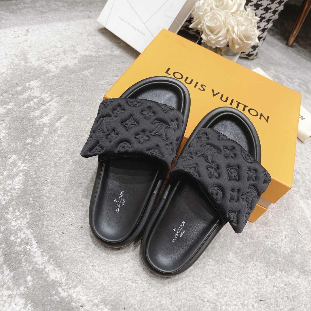 LV Fashionable Classic Versatile Leather Slippers