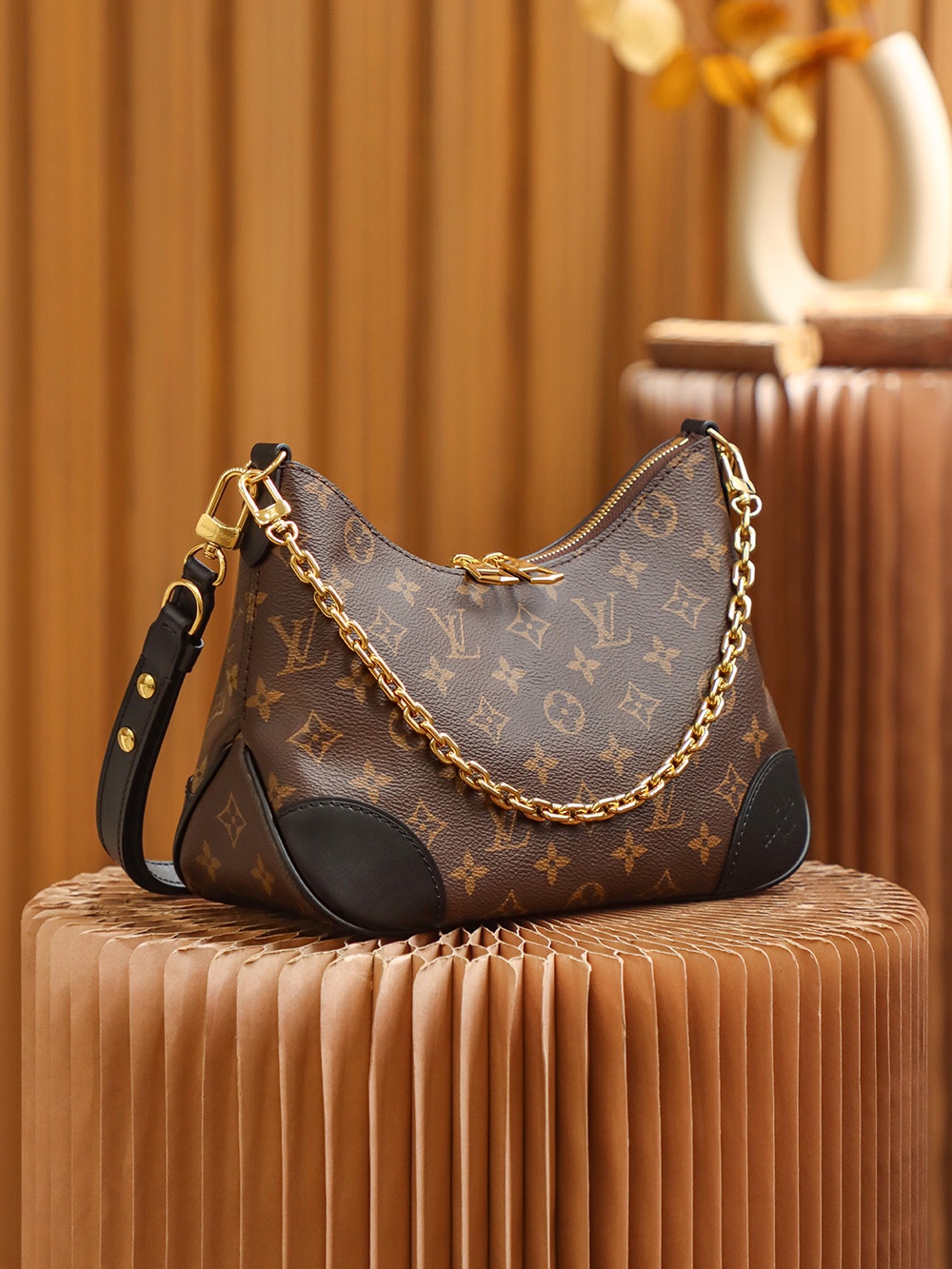 Louis Vuitton Classic Vintage-Inspired Underarm Bag