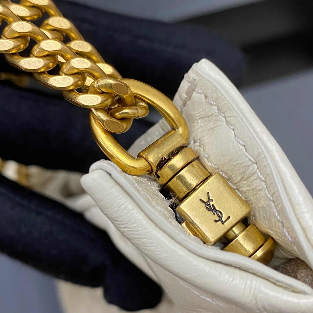 Saint Laurent Classic Chain Shoulder/Crossbody Bag in White for Women