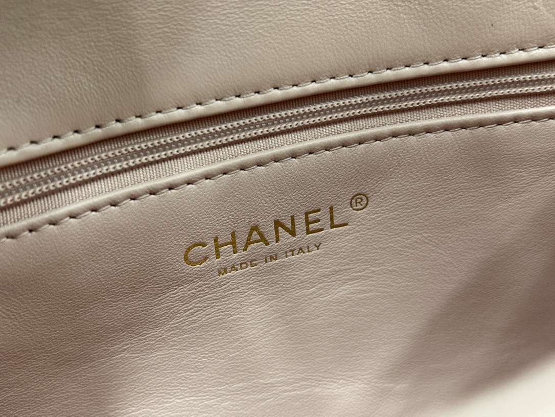 Chanel Elegant Lambskin Crossbody Bag
