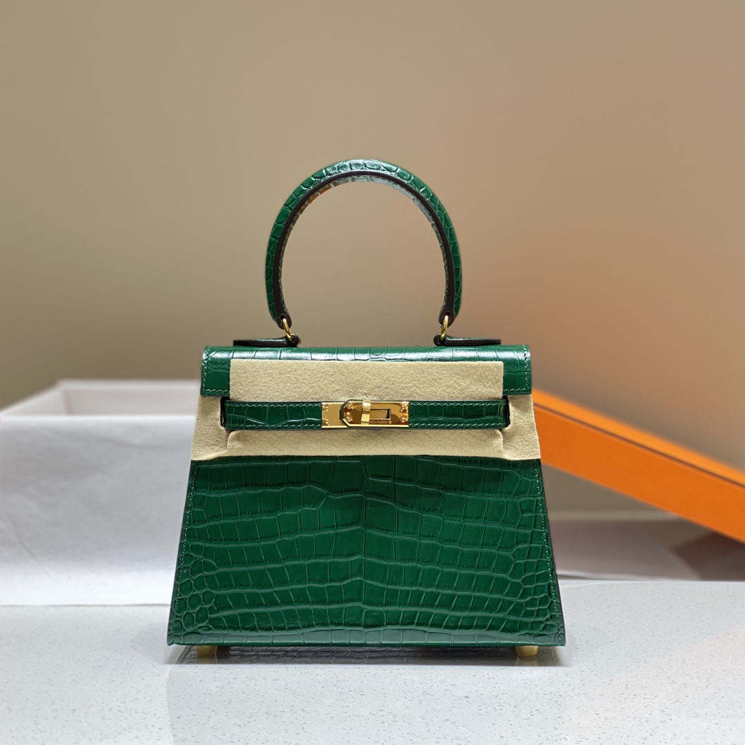 Hermès Luxurious Leather Kelly Bag