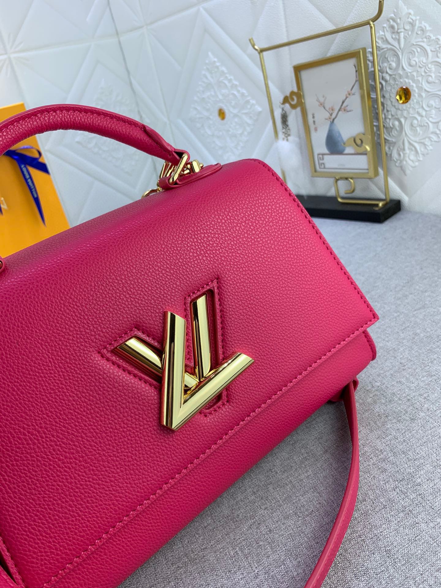 Louis Vuitton Stylish Versatile Leather Crossbody/Shoulder Bag