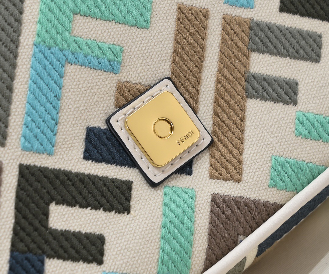 Fendi Classic Baguette Bag