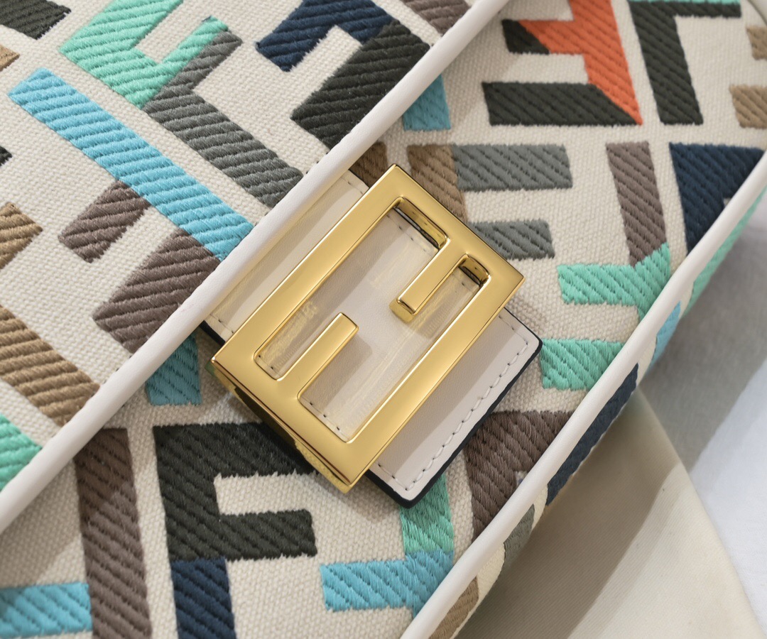 Fendi Classic Baguette Bag