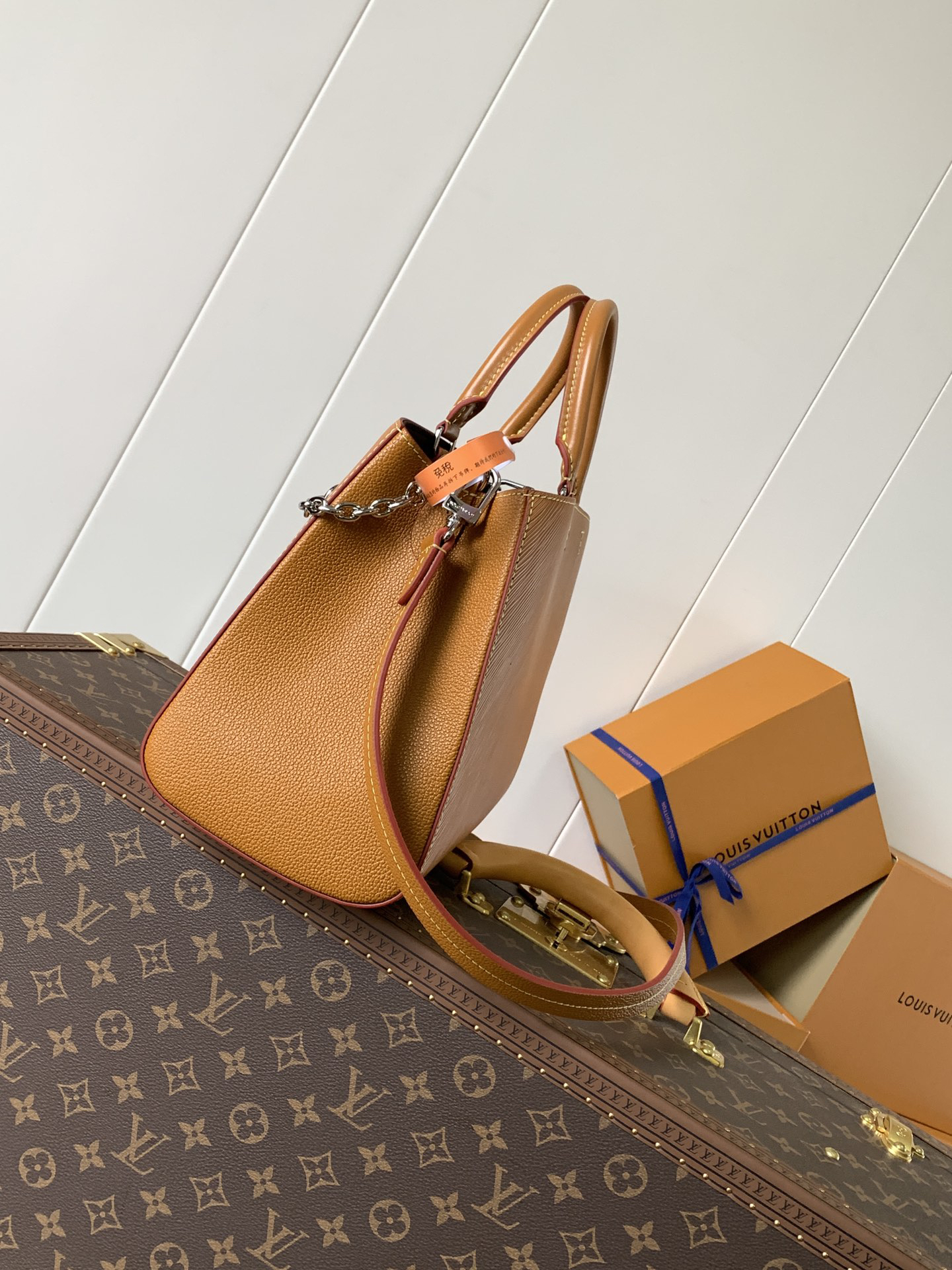 LV Marelle Tote Medium Handbag in Top-Grain Leather