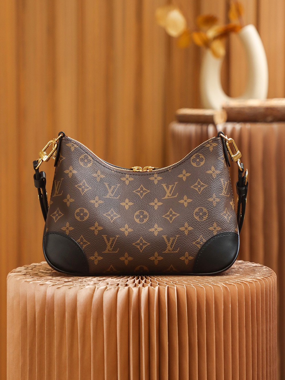 Louis Vuitton Classic Vintage-Inspired Underarm Bag