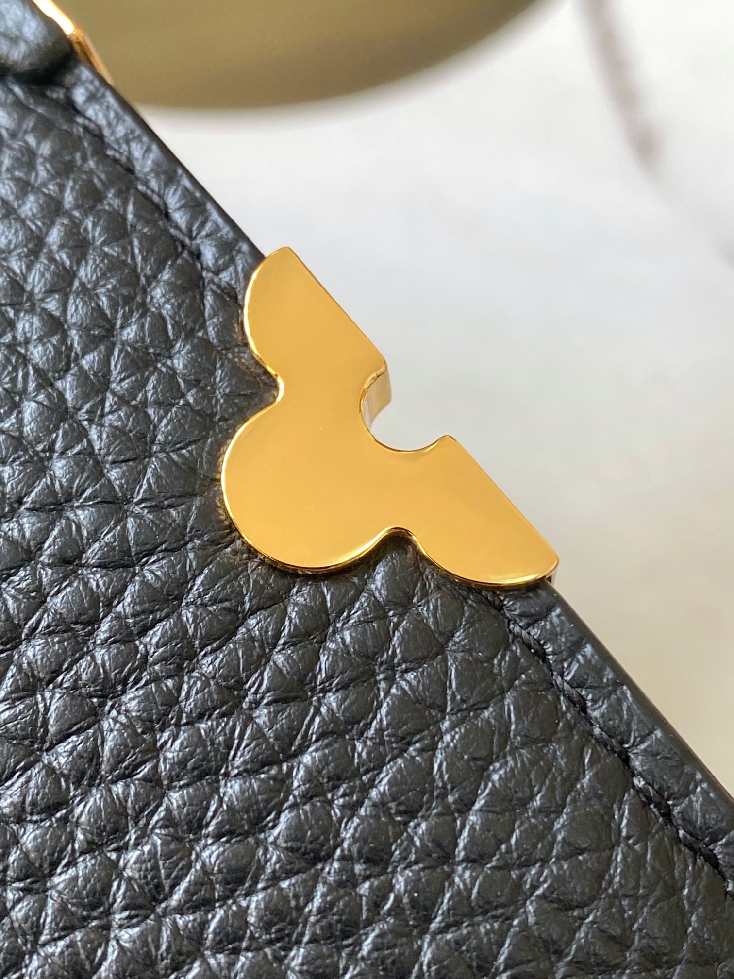 Louis Vuitton Capucines Flower Crown Handbag（Three Sizes）