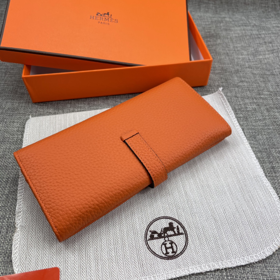 Hermès Bi-Fold Wallet