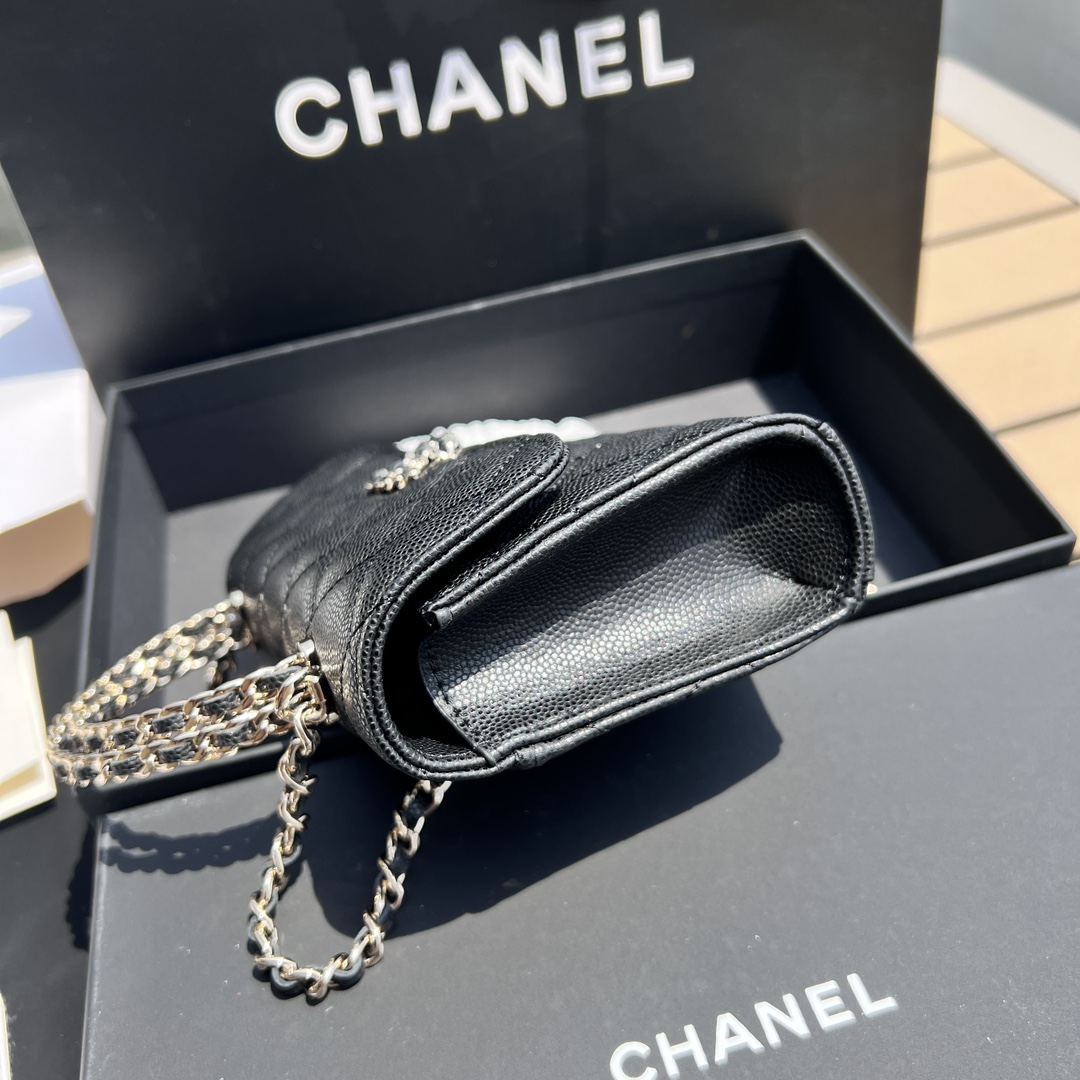 Chanel Caviar Leather Kelly Chain Bag