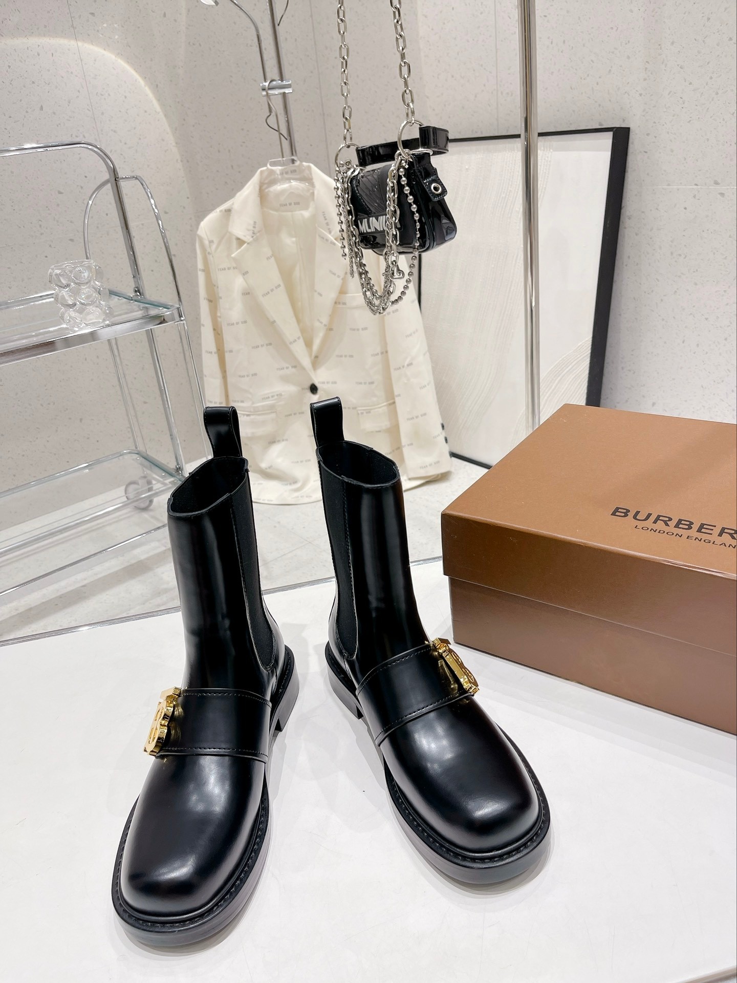 Burberry Chelsea Leather Short Boots