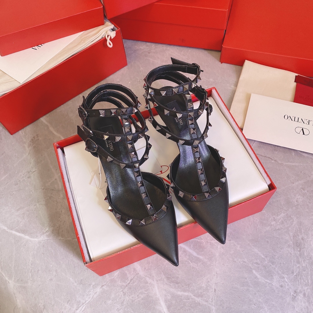 Valentino ROCKSTUD Patent Leather Lace-Up Studded High Heels (Heel Height: 6.5 cm)