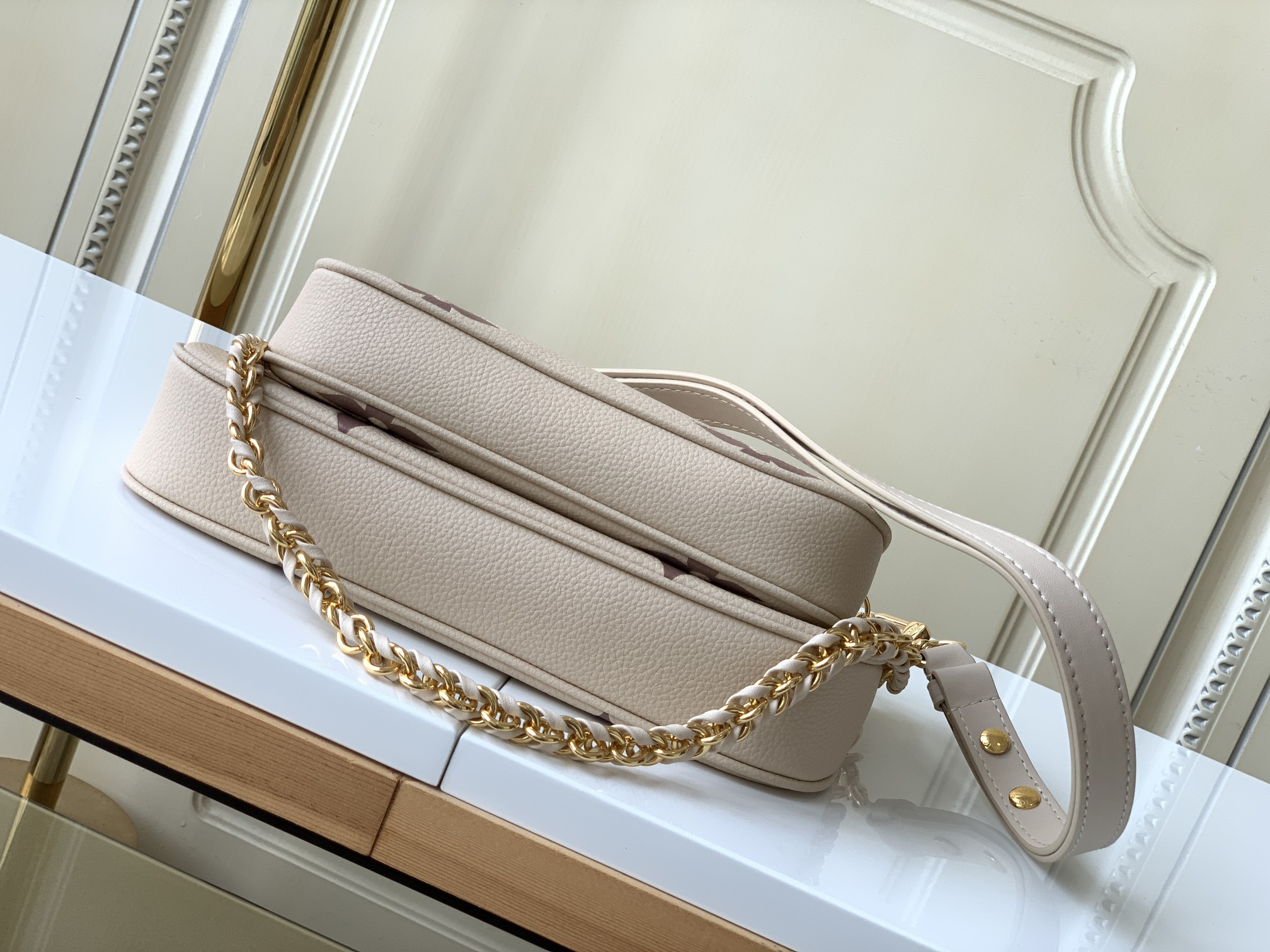 Louis Vuitton Classic Vintage-Inspired Crossbody/Shoulder Bag