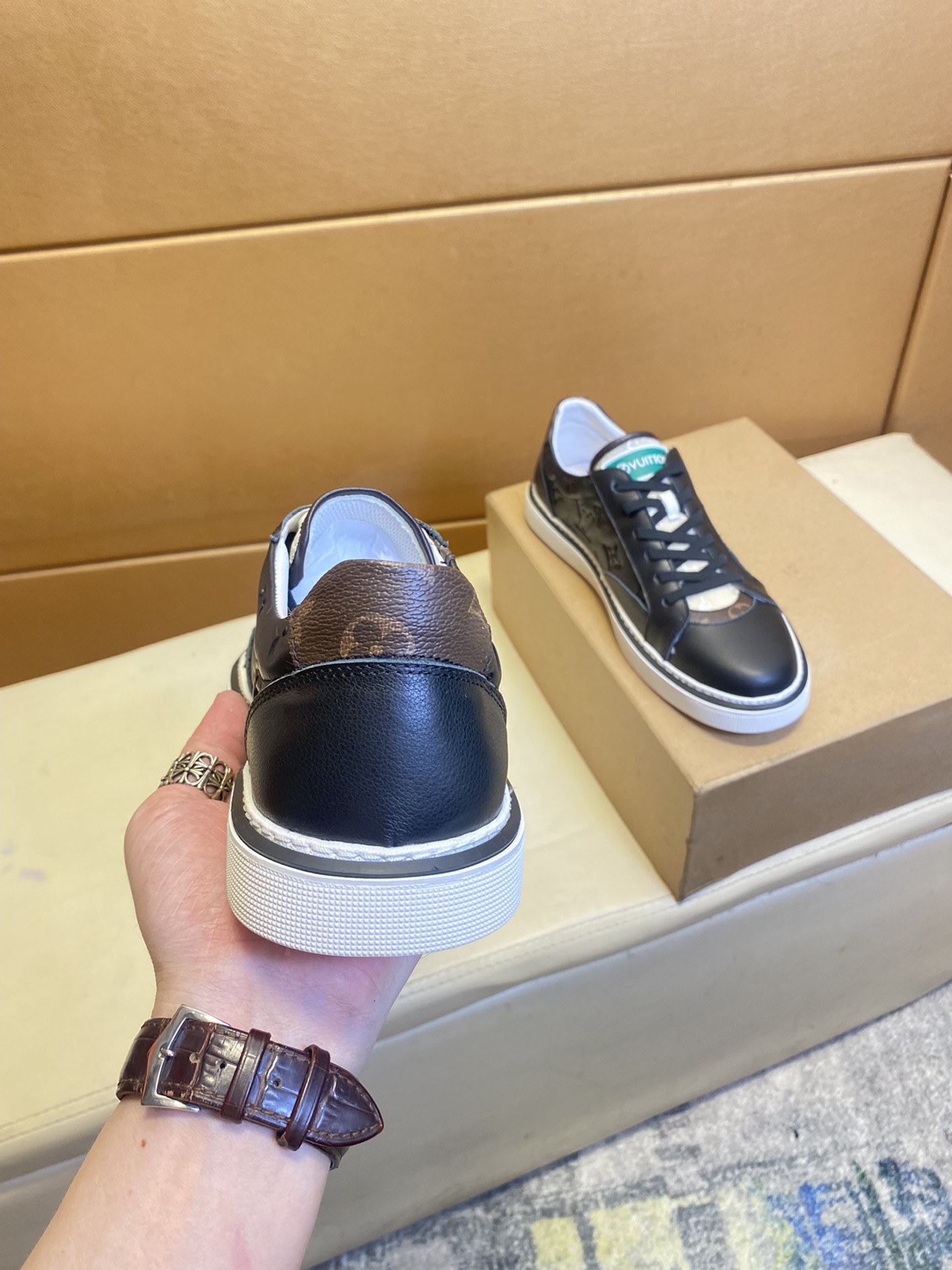 Louis Vuitton Fashionable Versatile Sneakers