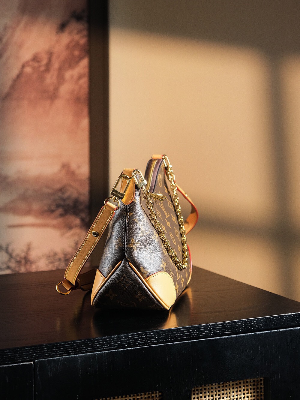 LV Diamond-shaped Chip Bouncing Croissant with 𝐁𝐎𝐔𝐉𝐄𝐉𝐎𝐘𝐙𝐄