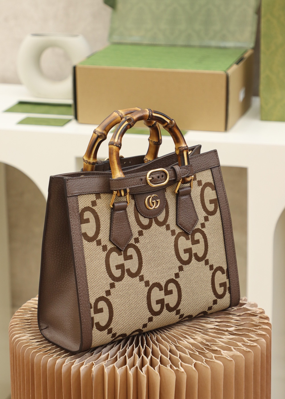 Gucci Classic Vintage-Inspired Leather Handbag