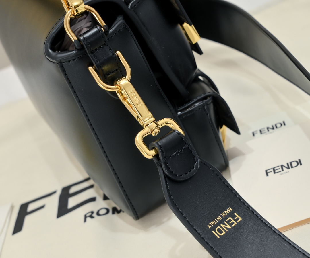 Fendi Baguette Multi-Pocket Handbag