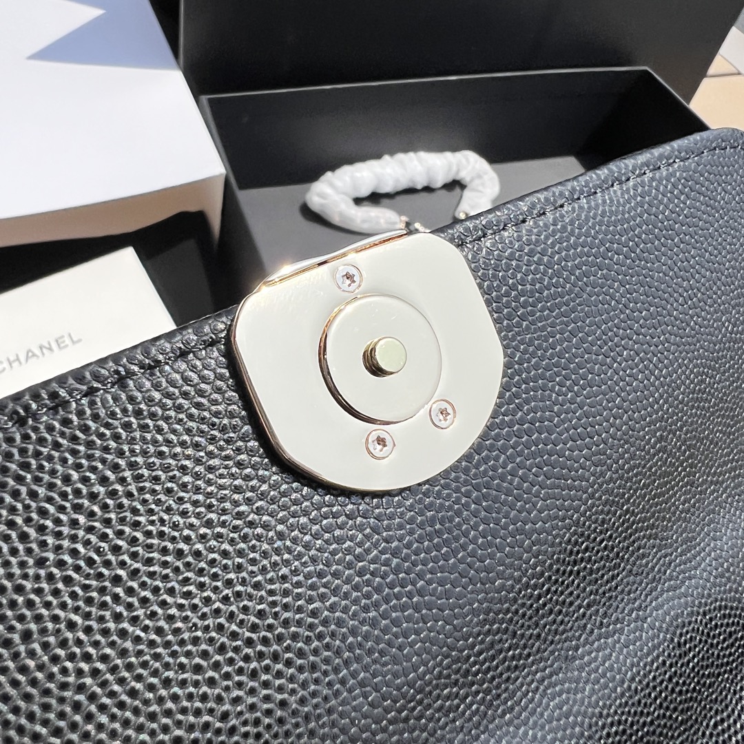 Chanel Caviar Leather Kelly Chain Bag